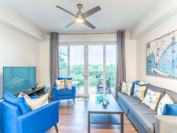 St. Petersburg Condo 1015904