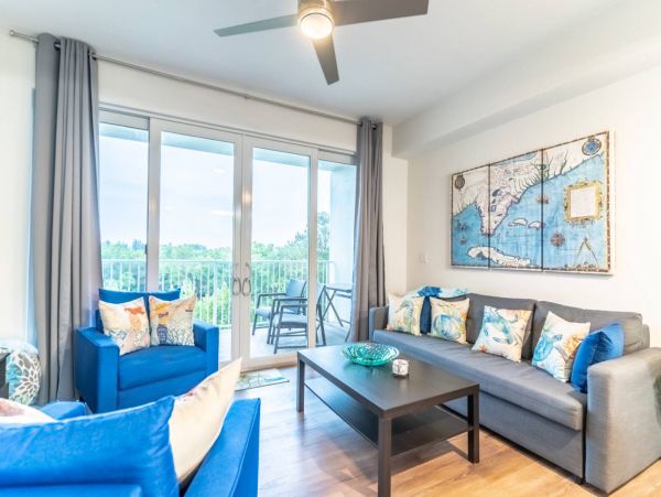 St. Petersburg Condo 1015904