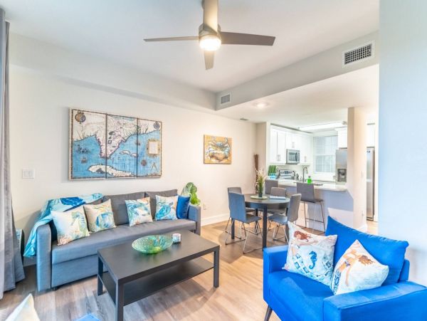 St. Petersburg Condo 1015904