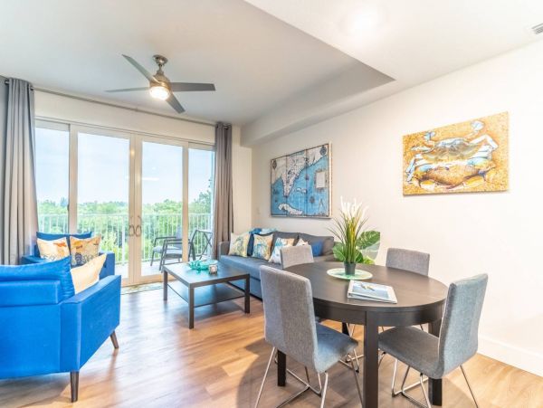 St. Petersburg Condo 1015904
