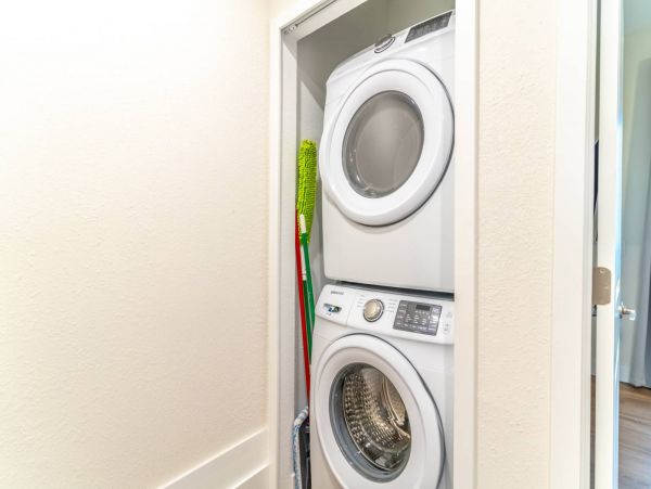 St. Petersburg Condo 1015904