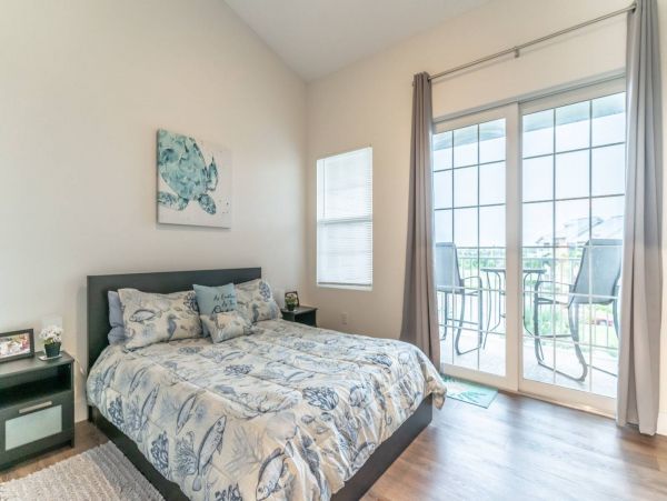 St. Petersburg Condo 1015904