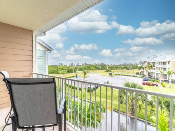 St. Petersburg Condo 1015904