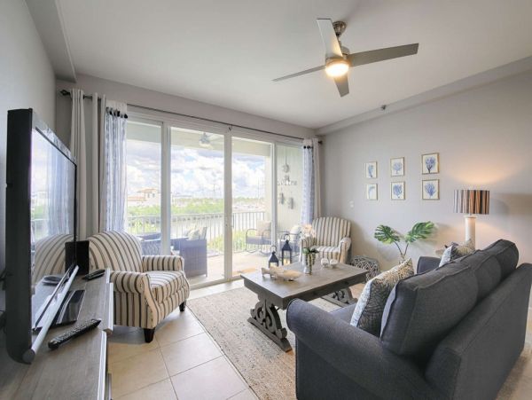St. Petersburg Condo 1015907