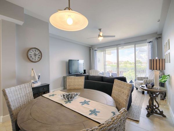 St. Petersburg Condo 1015907