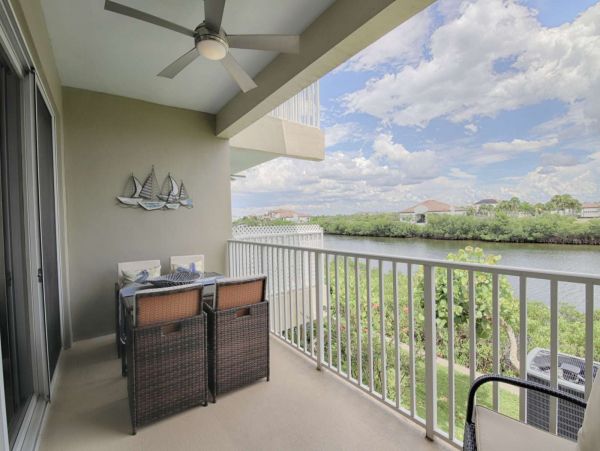 St. Petersburg Condo 1015907