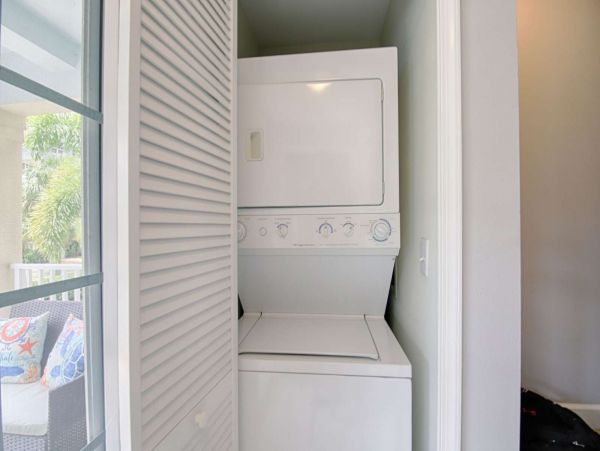 St. Petersburg Condo 1015907