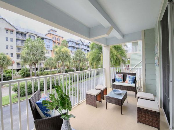 St. Petersburg Condo 1015907