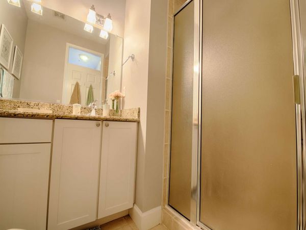 St. Petersburg Condo 1015907