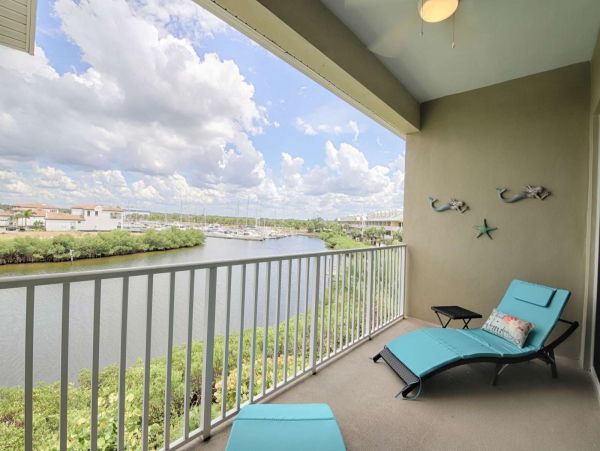 St. Petersburg Condo 1015907