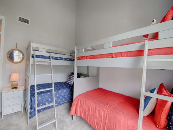 St. Petersburg Condo 1015907