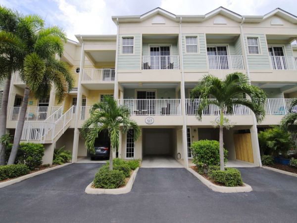 St. Petersburg Condo 1015907