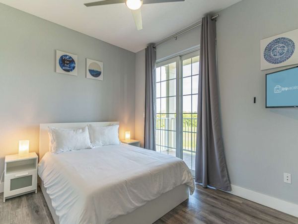 St. Petersburg Condo 1015908