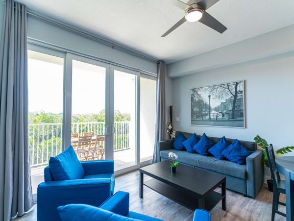 St. Petersburg Condo 1015908