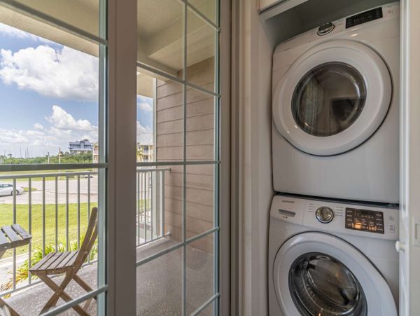 St. Petersburg Condo 1015910