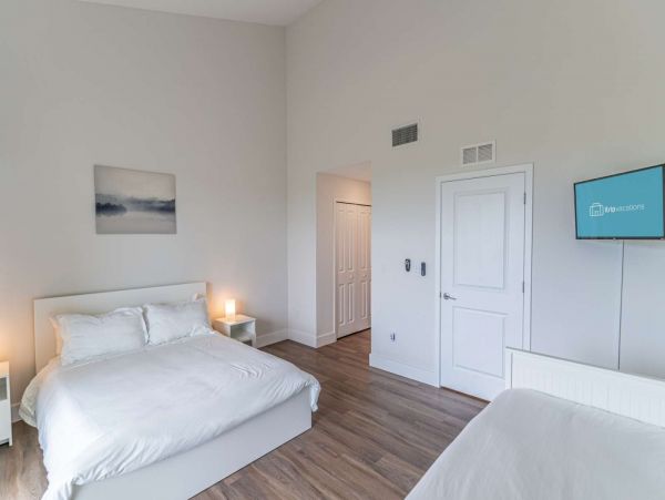 St. Petersburg Condo 1015910