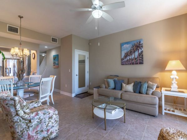 St. Petersburg Condo 1015913