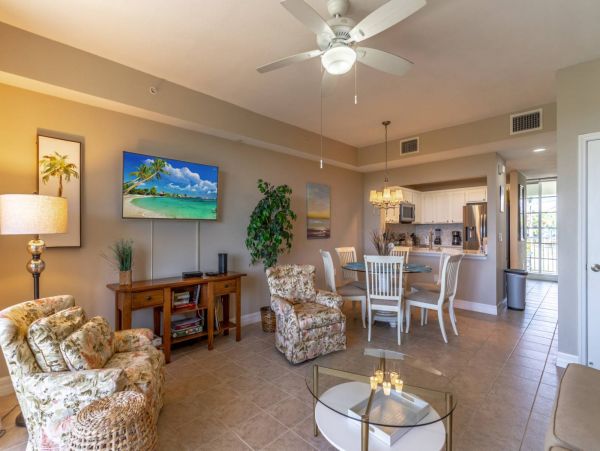 St. Petersburg Condo 1015913