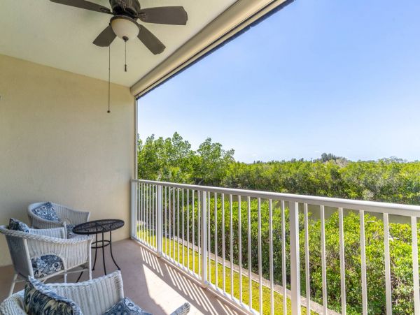St. Petersburg Condo 1015913
