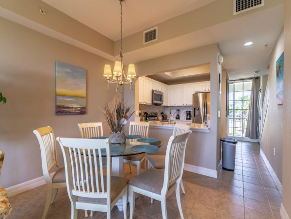 St. Petersburg Condo 1015913