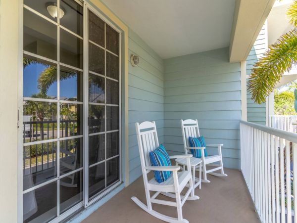 St. Petersburg Condo 1015913