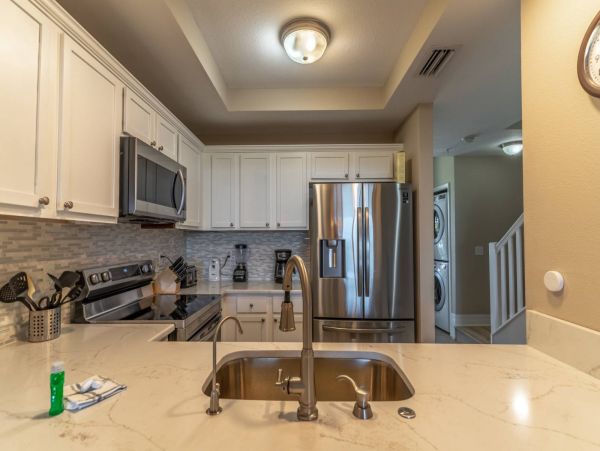 St. Petersburg Condo 1015913