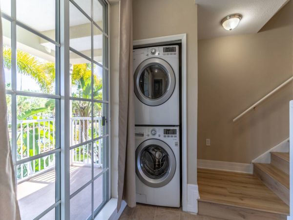 St. Petersburg Condo 1015913