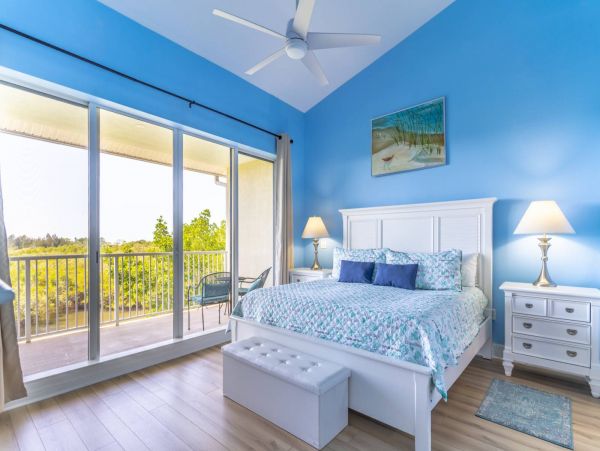 St. Petersburg Condo 1015913