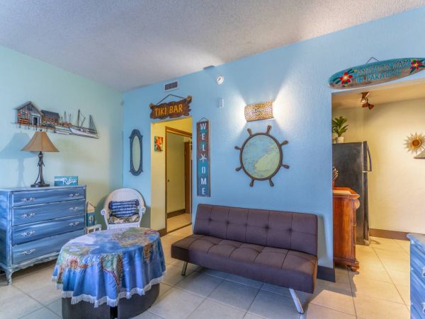 St. Petersburg Condo 1015914