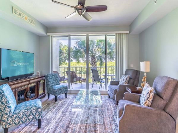 St. Petersburg Condo 1015915