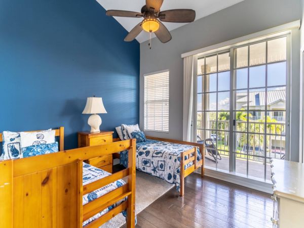 St. Petersburg Condo 1015915