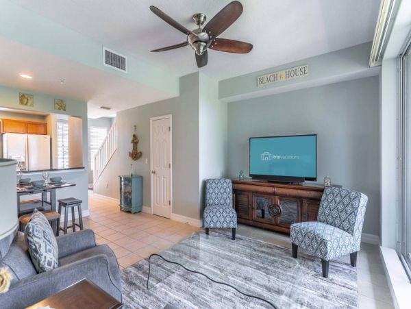 St. Petersburg Condo 1015915