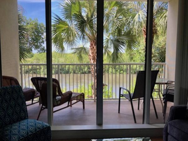 St. Petersburg Condo 1015915
