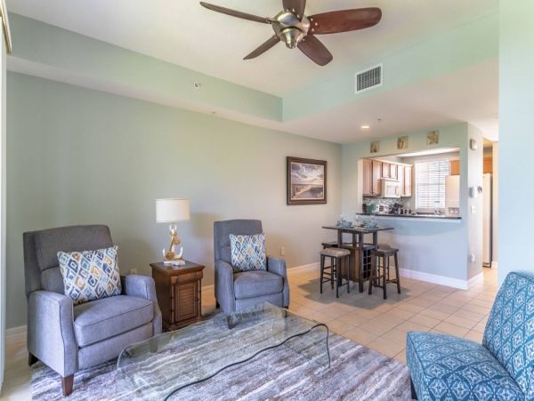 St. Petersburg Condo 1015915