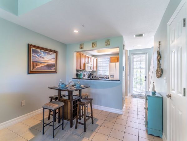 St. Petersburg Condo 1015915