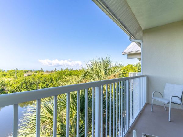 St. Petersburg Condo 1015915