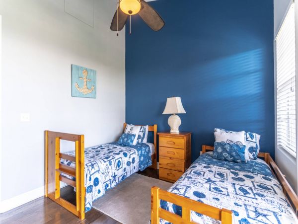 St. Petersburg Condo 1015915