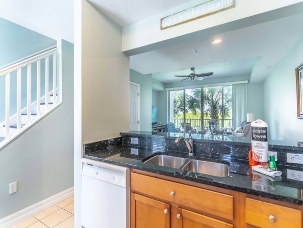 St. Petersburg Condo 1015915