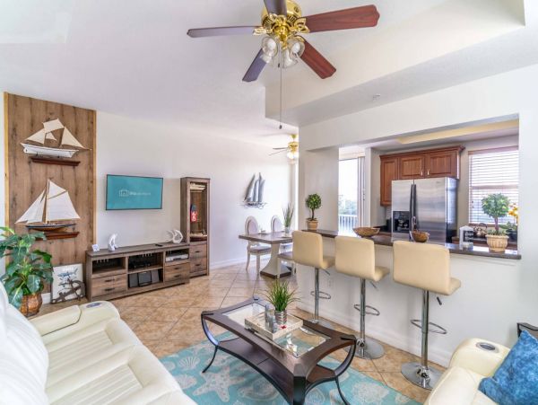 St. Petersburg Condo 1015917