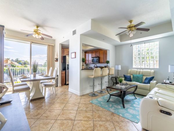 St. Petersburg Condo 1015917