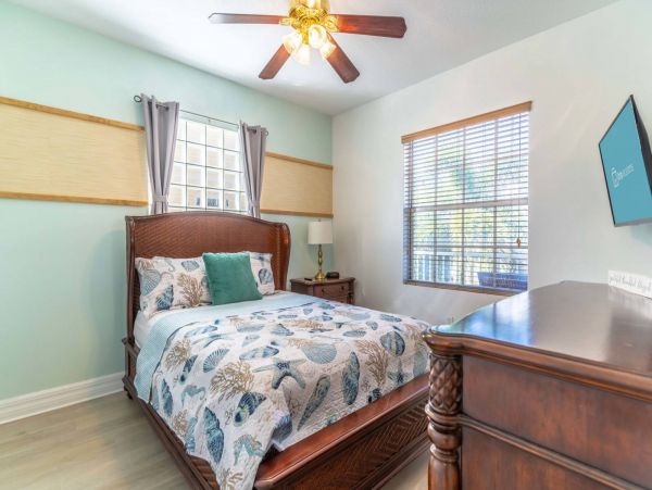 St. Petersburg Condo 1015917