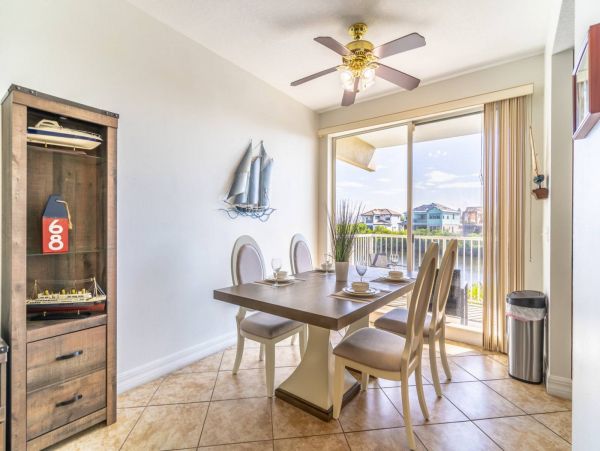 St. Petersburg Condo 1015917