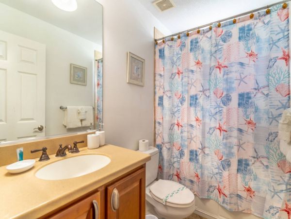 St. Petersburg Condo 1015917