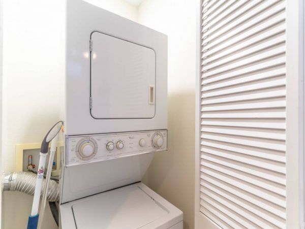 St. Petersburg Condo 1015917