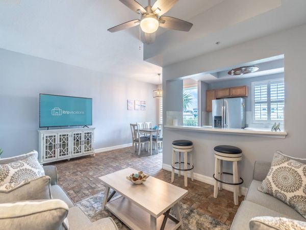 St. Petersburg Condo 1015918