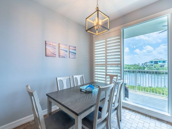 St. Petersburg Condo 1015918