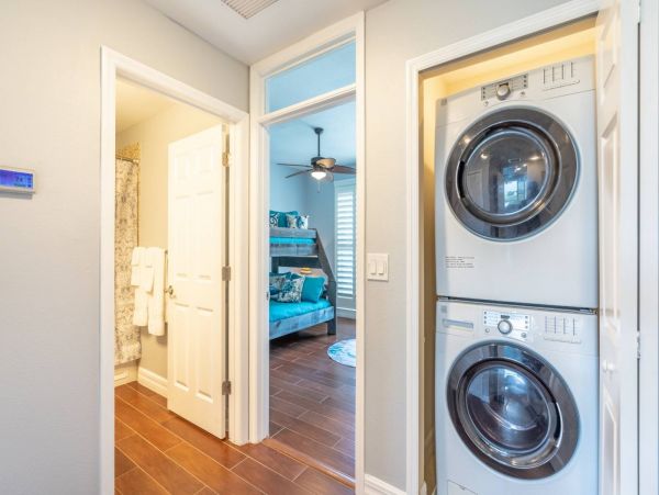 St. Petersburg Condo 1015918