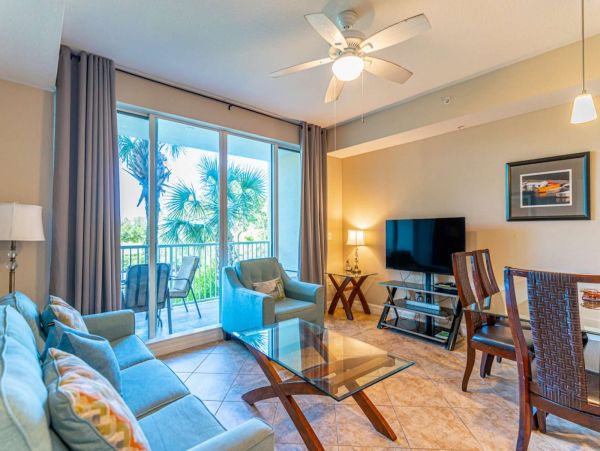 St. Petersburg Condo 1015919