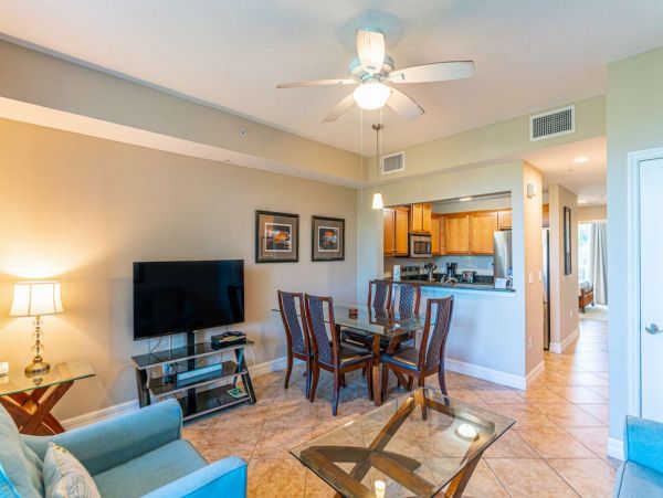 St. Petersburg Condo 1015919