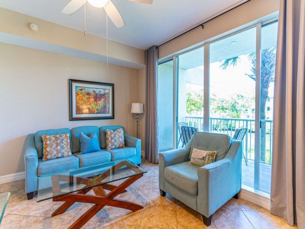 St. Petersburg Condo 1015919